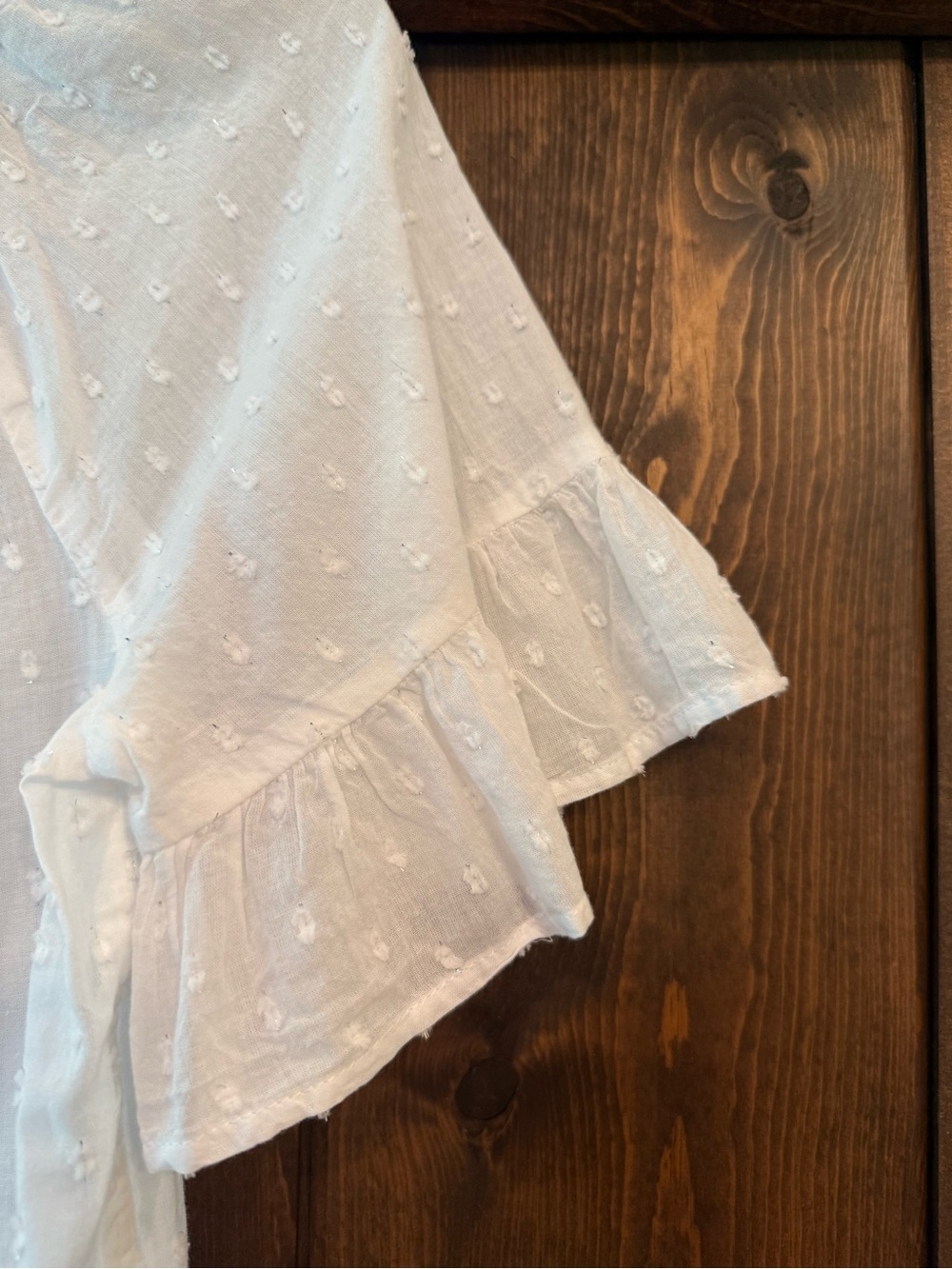 Wonderly top features a clip dot texture, V-neck, and tiered hemline Small NWT - Picture 11 of 13